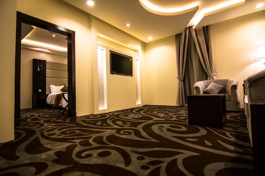 Rest Night Hotel Suites - Al Moroj Rijád Szoba fotó